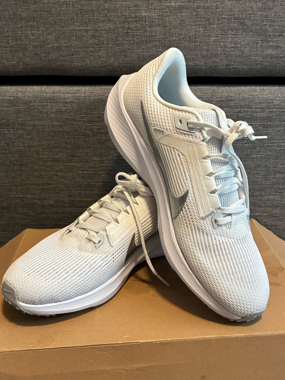 Nike Women's Light Gray Mesh Running Shoes